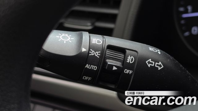 Hyundai AVANTE 2018 — photo 28