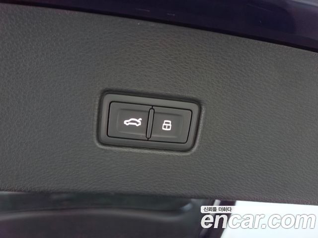Audi Q5 2023 — photo 18