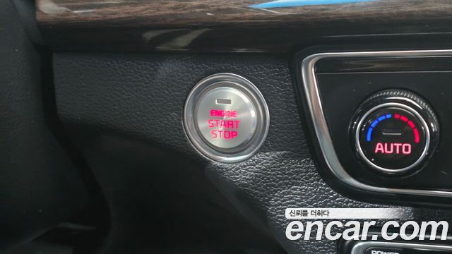 Kia K7 2017 — photo 14