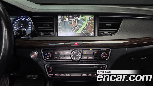Kia K7 2017 — photo 17