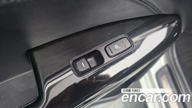 Kia K7 2017 — photo 18