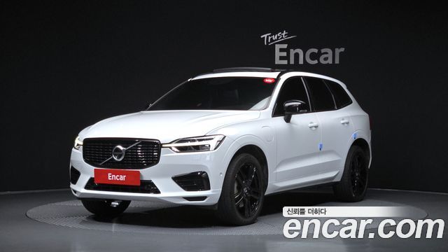 Volvo XC60 2021 — photo 1