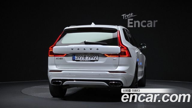 Volvo XC60 2021 — photo 4