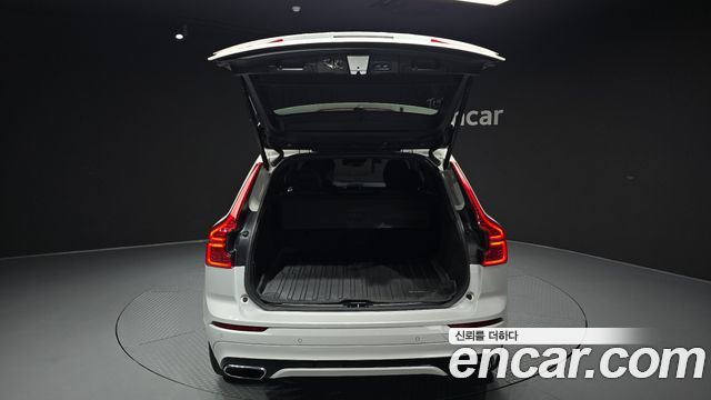 Volvo XC60 2021 — photo 20