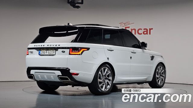 Land Rover Range Rover Sport 2021 — photo 2