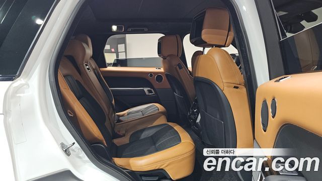 Land Rover Range Rover Sport 2021 — photo 17