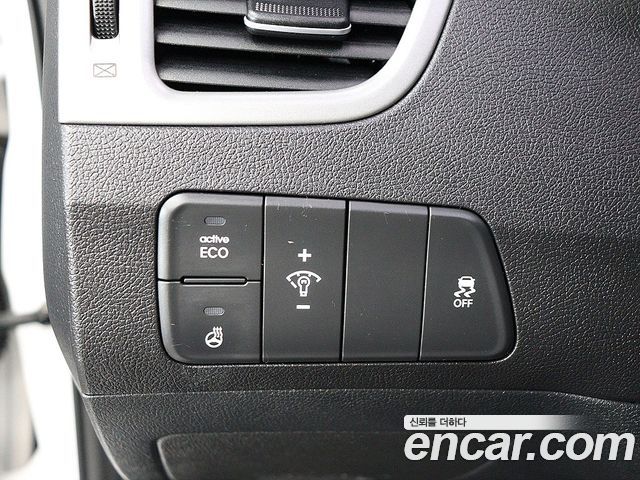 Hyundai AVANTE 2014 — photo 12