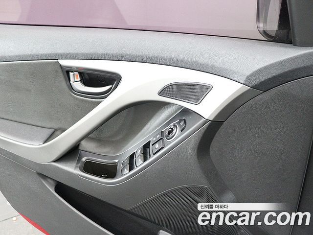 Hyundai AVANTE 2014 — photo 13