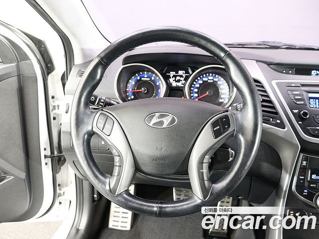 Hyundai AVANTE 2014 — photo 16