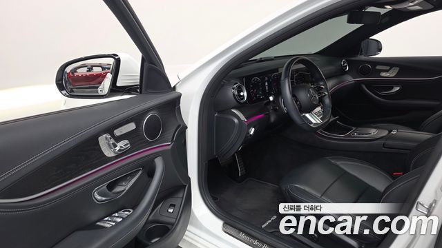 Mercedes-Benz E-Class 2021 — photo 13