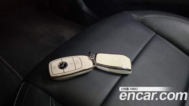 Mercedes-Benz E-Class 2021 — photo 21