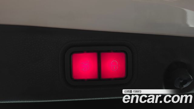 Mercedes-Benz E-Class 2021 — photo 25