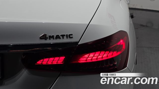 Mercedes-Benz E-Class 2021 — photo 9