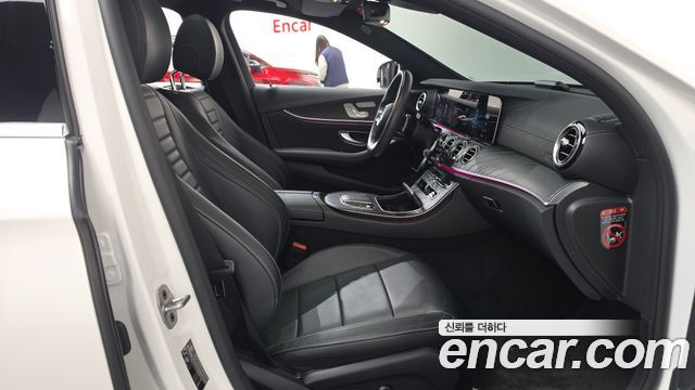 Mercedes-Benz E-Class 2021 — photo 16