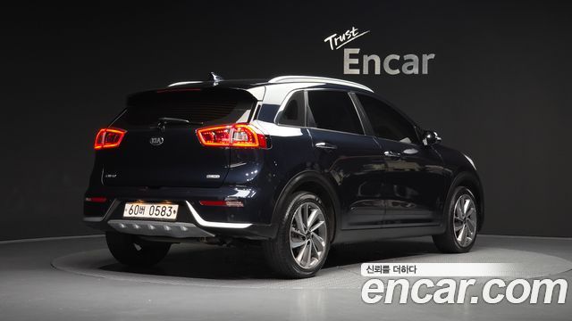 Kia Niro 2017 — photo 2
