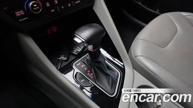 Kia Niro 2017 — photo 12