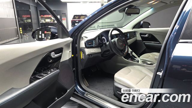Kia Niro 2017 — photo 13