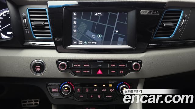 Kia Niro 2017 — photo 20