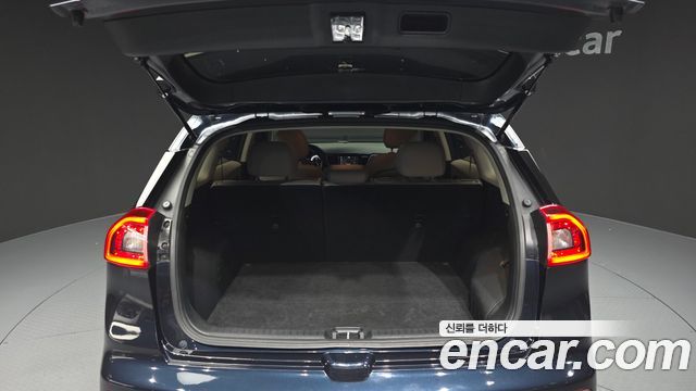 Kia Niro 2017 — photo 26