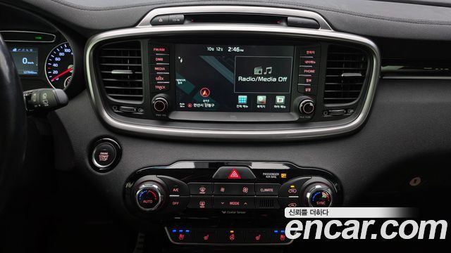 Kia Sorento 2017 — photo 27