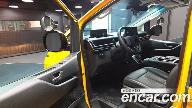 Hyundai Staria 2026 — photo 13
