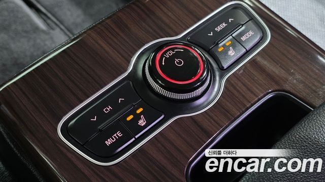 Kia K7 2015 — photo 18