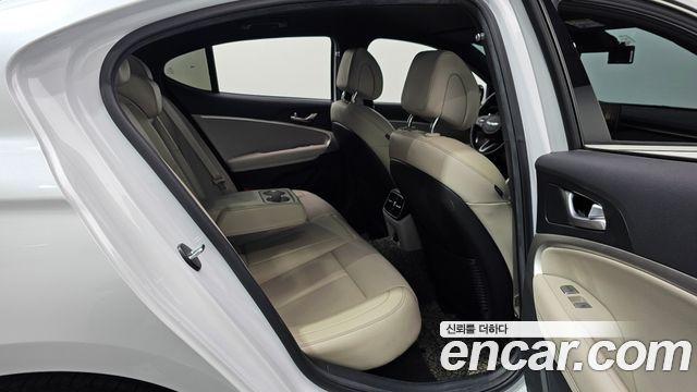 Genesis G70 2023 — photo 12