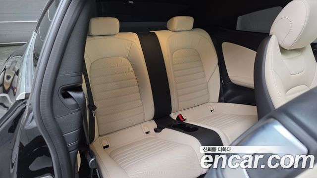 Mercedes-Benz C-Class 2023 — photo 17