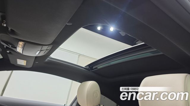 Mercedes-Benz C-Class 2023 — photo 31