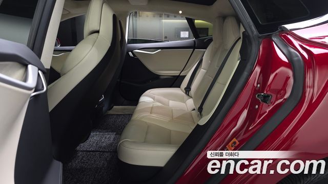 Tesla Model S 2017 — photo 18