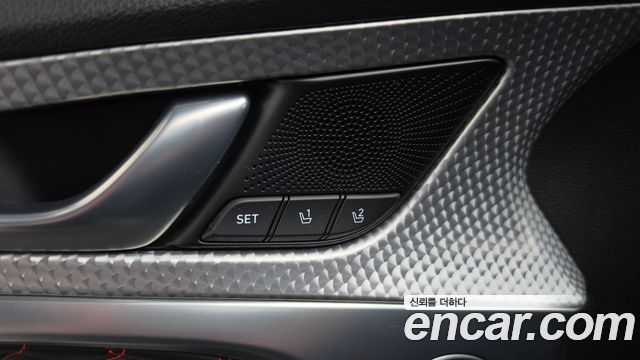 Genesis G70 2021 — photo 40