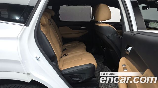 Hyundai Santafe 2022 — photo 17