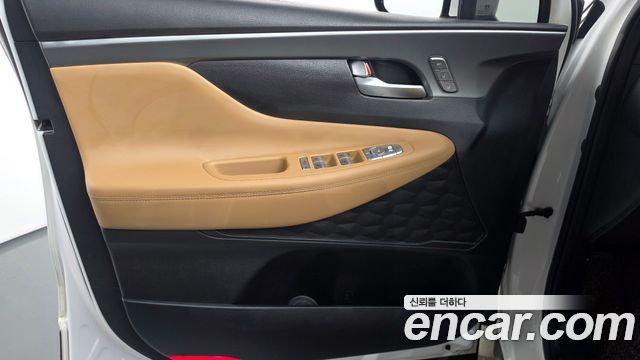 Hyundai Santafe 2022 — photo 14