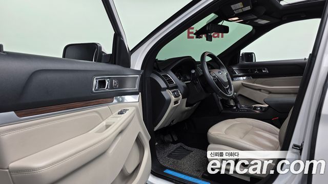 Ford Explorer 2018 — photo 13