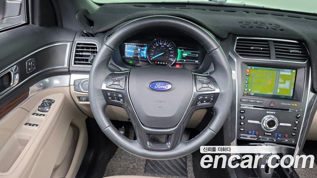 Ford Explorer 2018 — photo 19