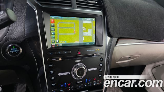 Ford Explorer 2018 — photo 23