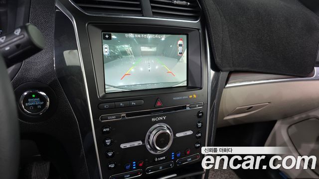 Ford Explorer 2018 — photo 24