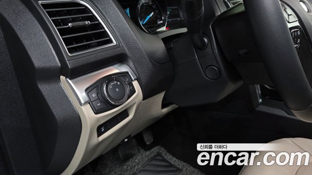 Ford Explorer 2018 — photo 25