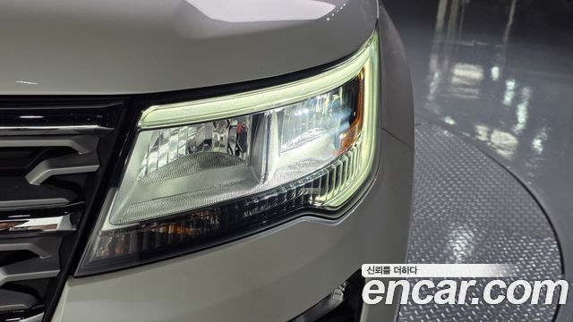 Ford Explorer 2018 — photo 8