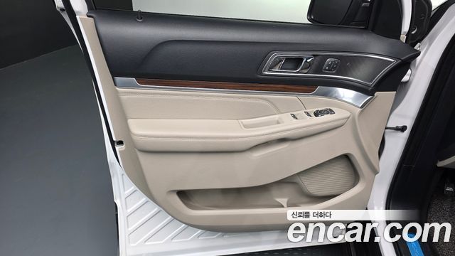 Ford Explorer 2018 — photo 14