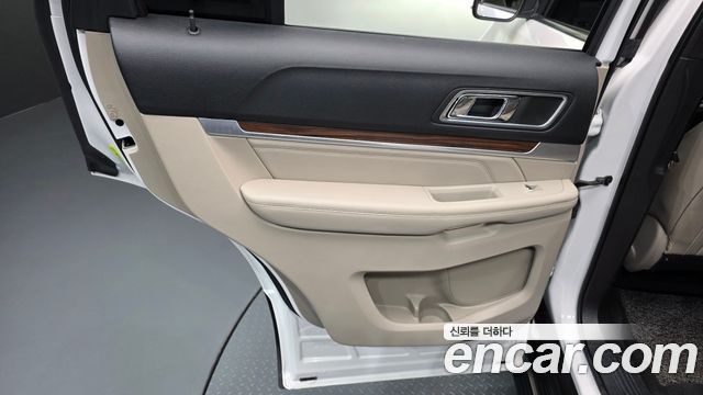 Ford Explorer 2018 — photo 15