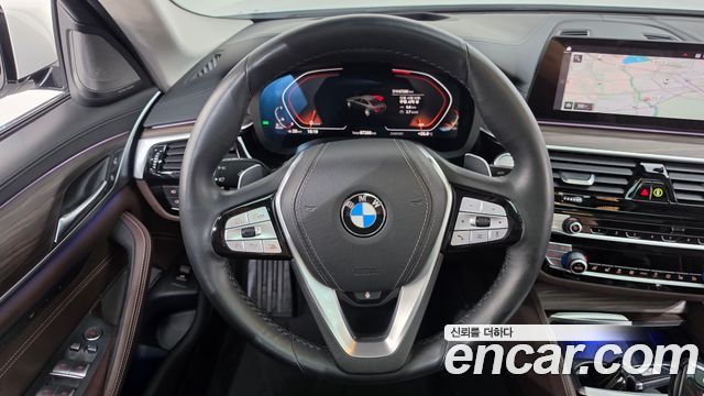 BMW 5-Series 2020 — photo 19