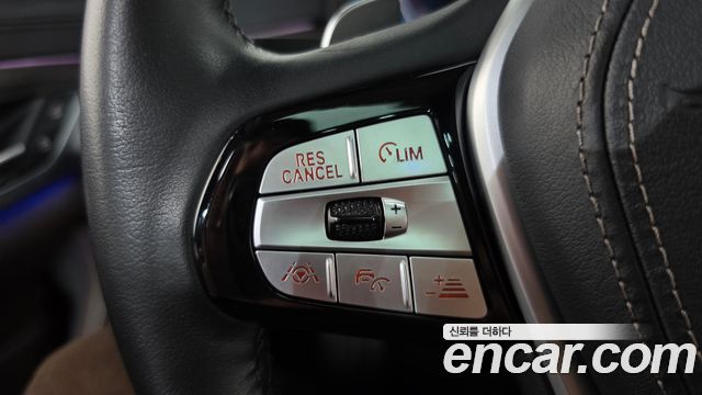 BMW 5-Series 2020 — photo 22