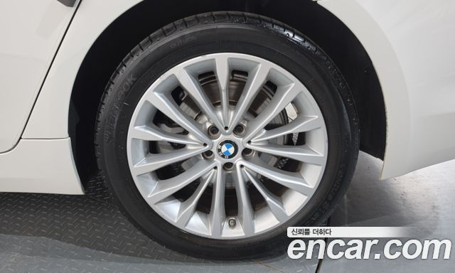 BMW 5-Series 2020 — photo 7