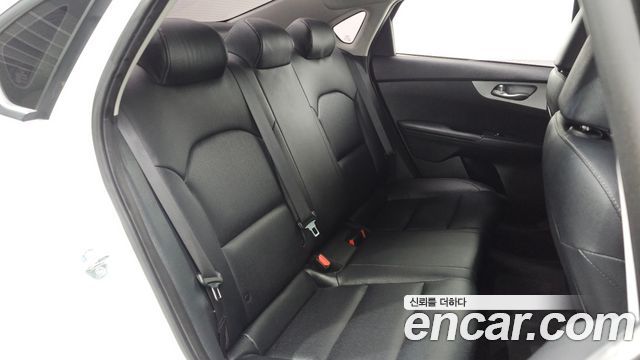 Kia K3 2023 — photo 23