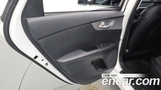 Kia K3 2023 — photo 15