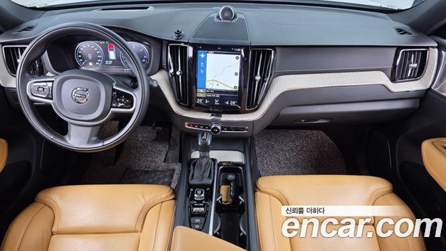Volvo XC60 2020 — photo 10