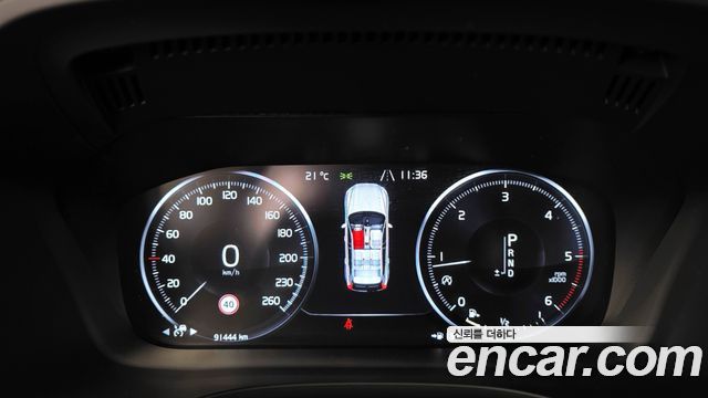 Volvo XC60 2020 — photo 11