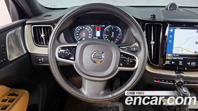 Volvo XC60 2020 — photo 19