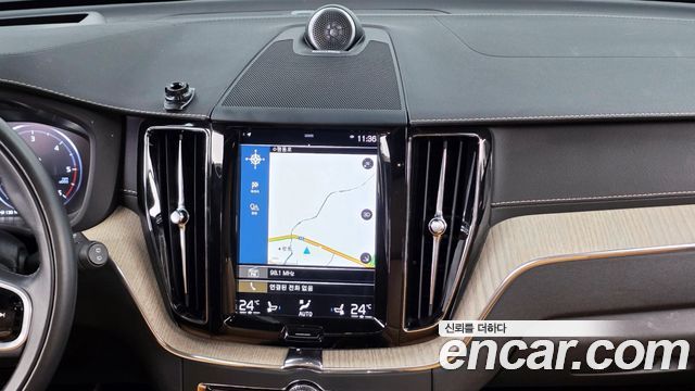 Volvo XC60 2020 — photo 20